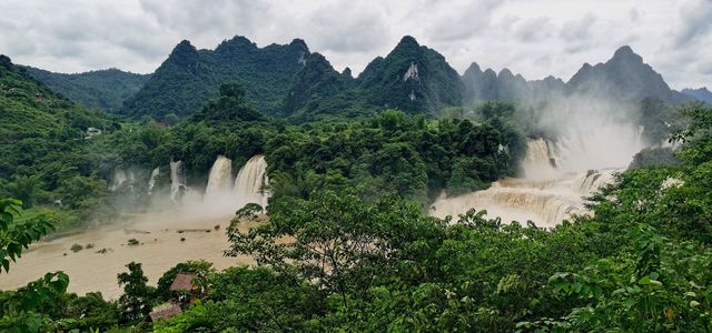 亞洲第一大的德天瀑布