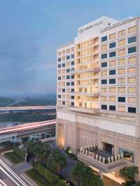 🌟✈️ Unwind in Style: New Delhi's Crowne Plaza Mayur Vihar! 🏨🍛