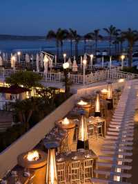 🌴🛏️ Coronado's Coastal Charm: Beachside Bliss & Luxury 🌊