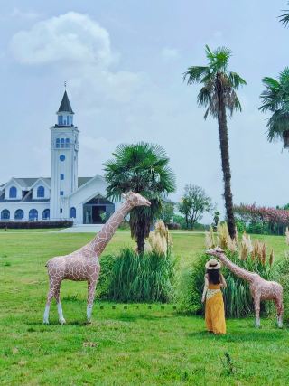 The European-style pastoral scenery here will make you reluctant to leave