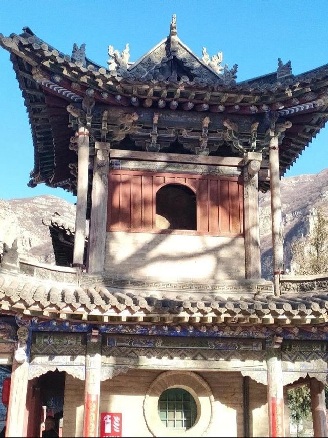 出差途中特意繞路去了山西，看看《齊天大聖孫悟空》中的其中一個取景地——覺山寺。