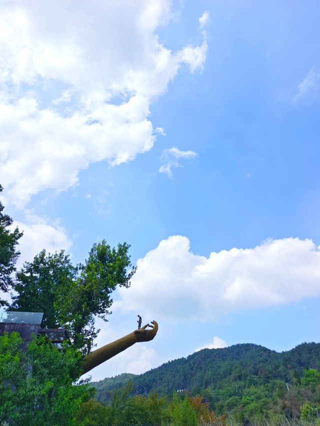 金秋短暫，一起盡情遊山玩水和捕魚捉蝦吧!