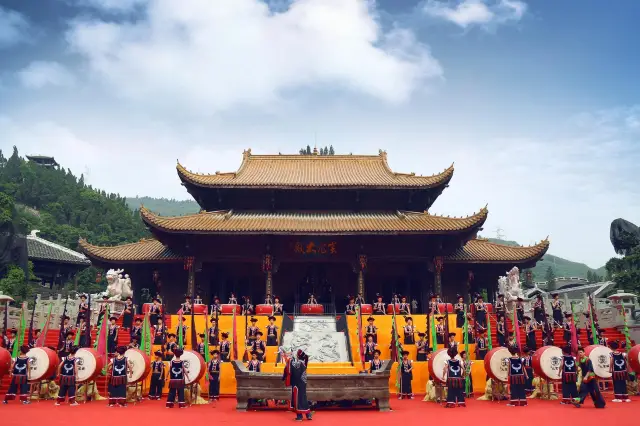 "中國第一苗王城"|探秘現實版九層妖塔。