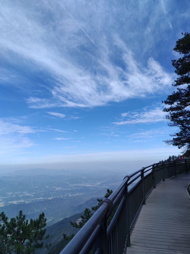 天岳幕阜山，負離子大氧吧。