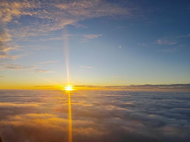江西贛州齊雲山，雲海日出！星空銀河！。