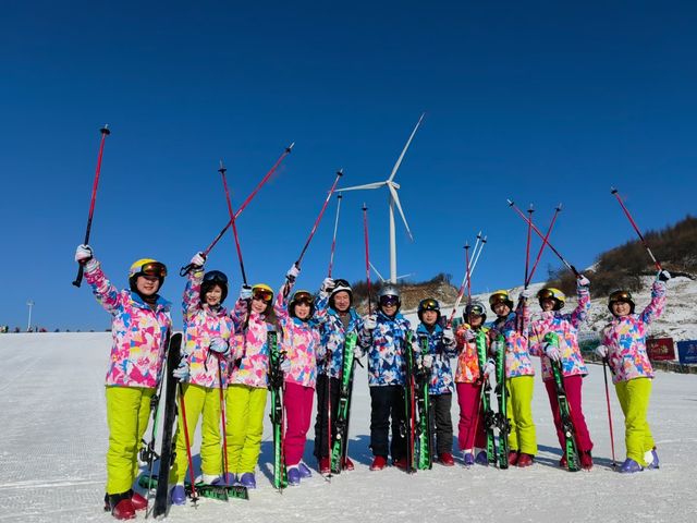 冰雪世界裡的速度與激情！五峰滑雪場 等你來戰！