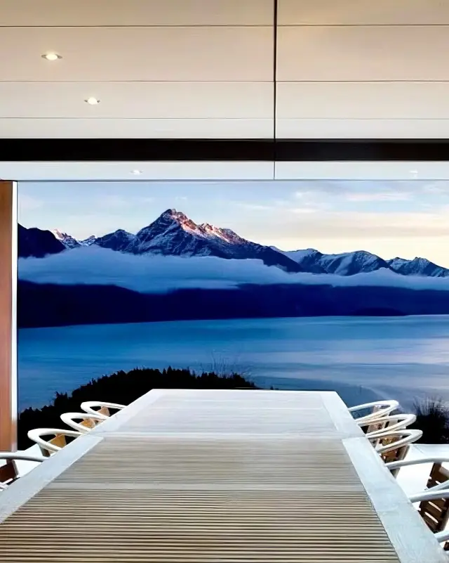 퀸즈타운에서 가장 가치 있는 산과 호수 전망 호텔!!!