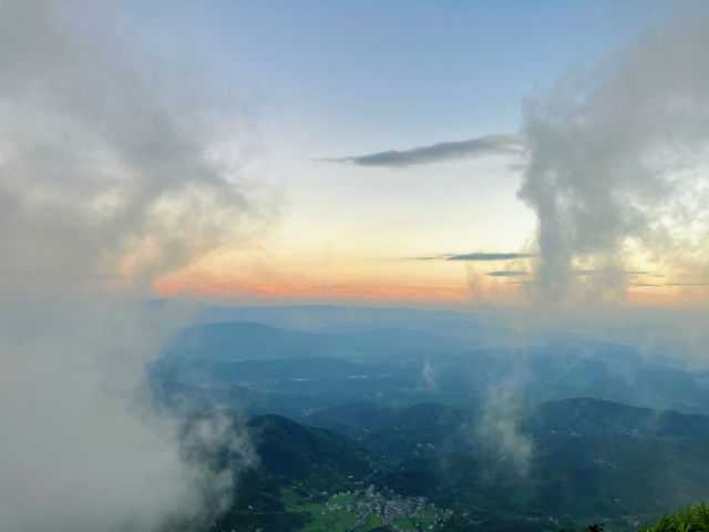 Capture the Sea of Clouds at Wugong Mountain in Ganzhou