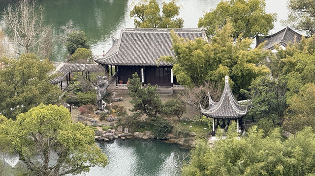 古城牆上觀東湖