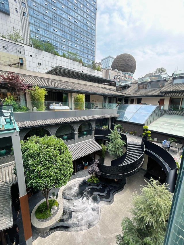 一家隱藏在市中心的四合院酒店就在春熙路