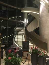 都市光影下的童趣時光：香港九龍東皇冠假日酒店