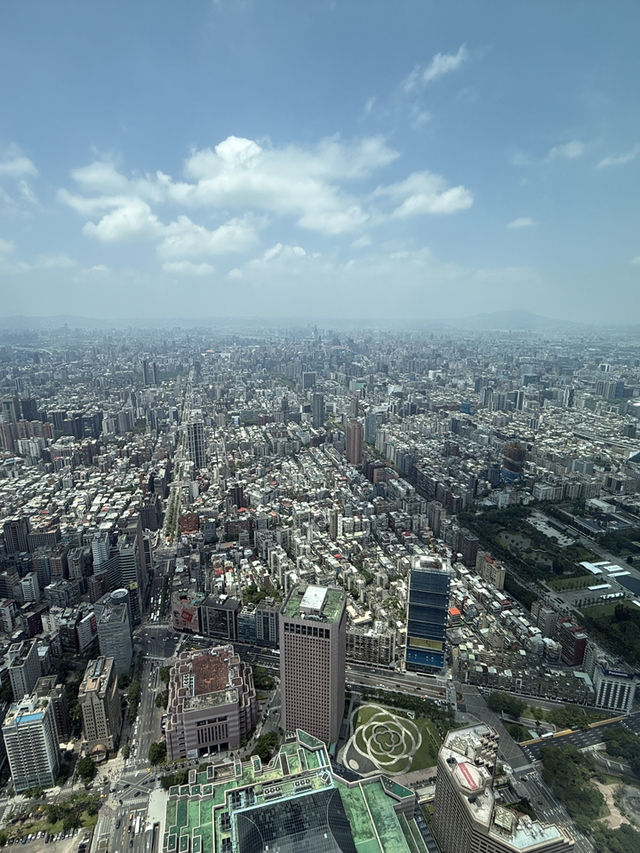 The View From The Top Of Taipei 101, The Best Way to See The City!