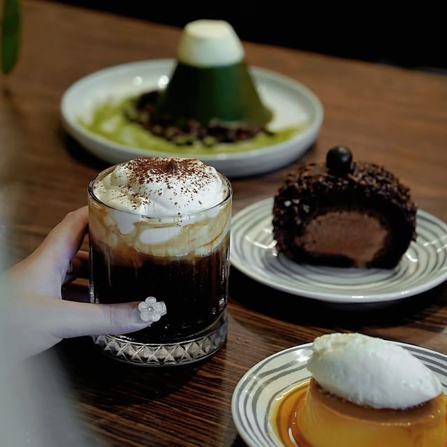 🇲🇴澳門官也街美食必衝！藏咖啡氹仔店一口封神☕️