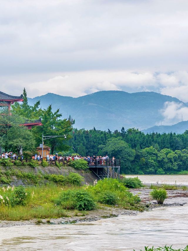 夏天的成都等地，風景美得令人窒息，絕對值得一遊！