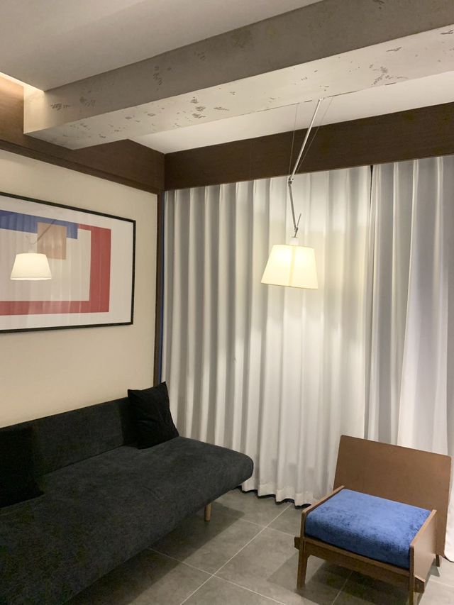 潮宗街出片率超高嘅蒙德里安風格酒店