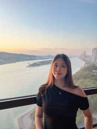長沙高空浴缸房！同毛爺爺隔江對望