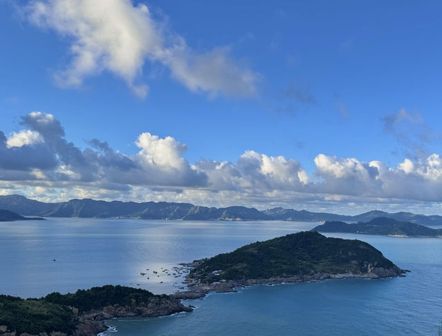夏天就該浸喺蒼南呢片藍色之中!!!🌊|||嚟蒼南睇海，過個透心涼嘅藍色夏天！ 大海藍到耀眼，近處清澈見底