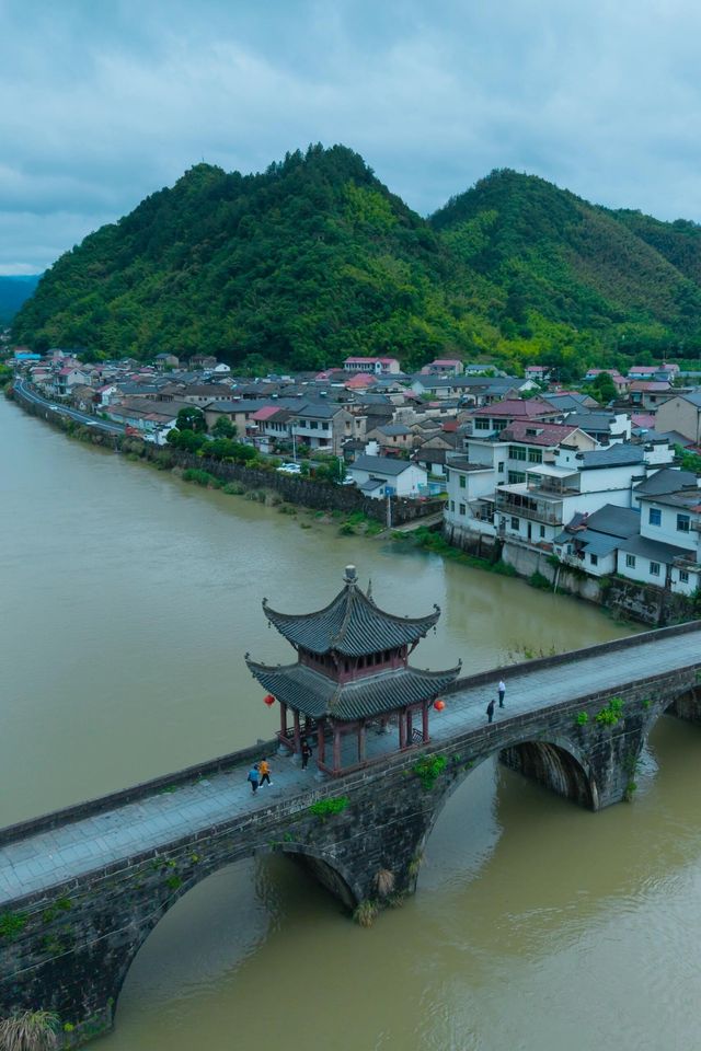 至今為止,我最鍾意嘅小城出現咗 至今為止,我最鍾意嘅小城出現咗