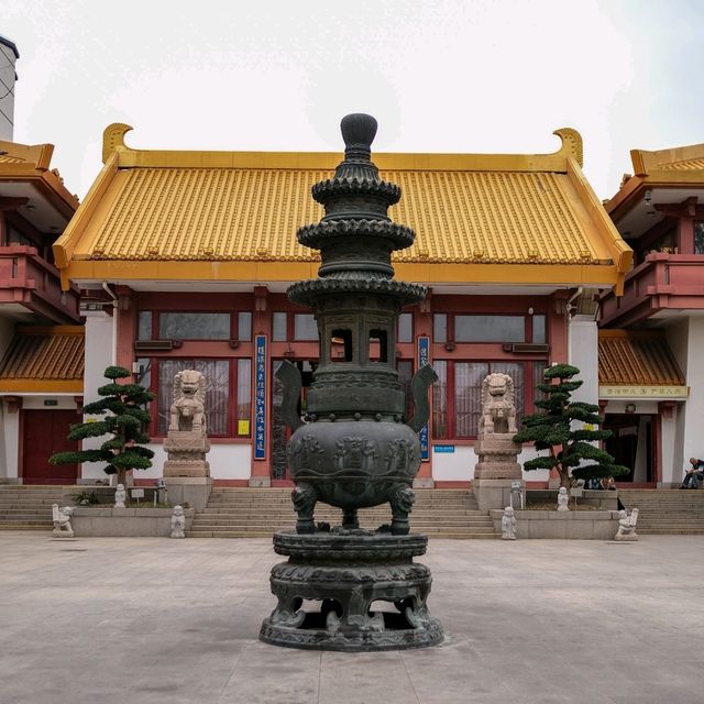🛕 Qibao Temple: Serenity Amid Shanghai’s Ancient Streets