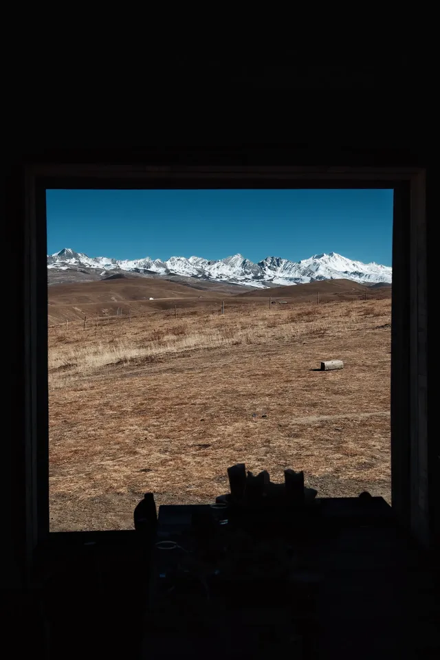 塔公草原 雅拉雪山下的咖啡屋