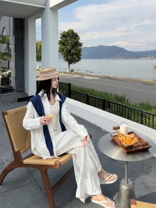 Enjoy the view of Erhai Lake!! A seaside guesthouse in Dali where you won't want to leave.