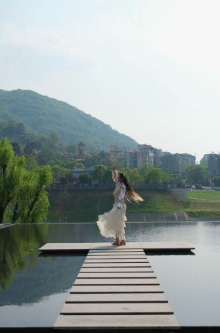 The Fengshen Hotel in Chenzhou! Open the window and you'll see the misty Xiaodongjiang River.