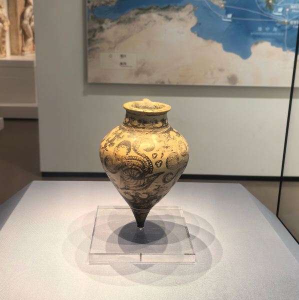 ギリシャの磁器製の 人形　アンテイーク　ベナキ 美術館 の複製　コレクター用 杭州で5000年前のギリシャのミニマルアートを見られて、本当に価値が