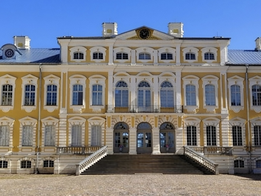 Slow Traveling: Rundāle Palace — Latvia’s Baroque Masterpiece Made for Unrushed, Mindful Exploration