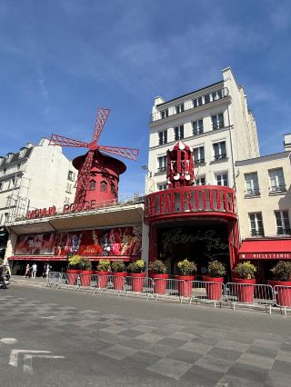 Unforgettable Night at the Iconic Moulin Rouge