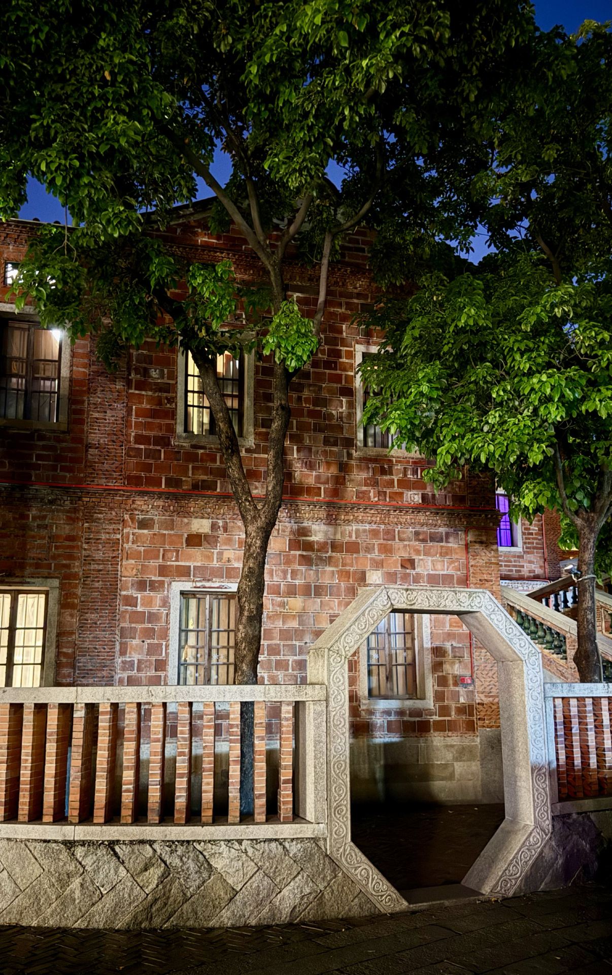 Red Brick Ancient Houses and Nanyang Style: Wudianshi Traditional Block in Jinjiang