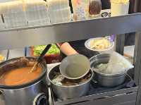 西門町熱門小吃，天天利美食坊，招牌蚵仔煎、蘿蔔糕