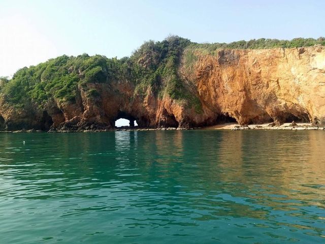 เกาะทะลุ