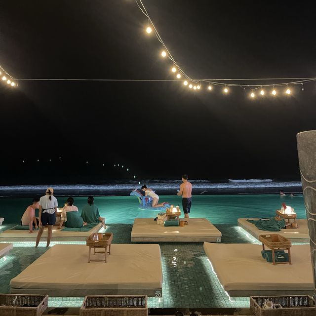 Nightlife in Atlas
