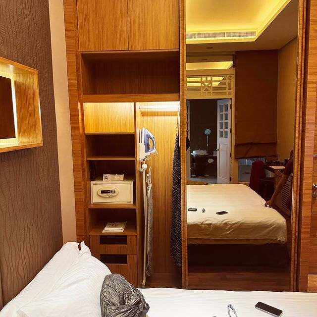 Stay in Singapore’s colonial-style hotel