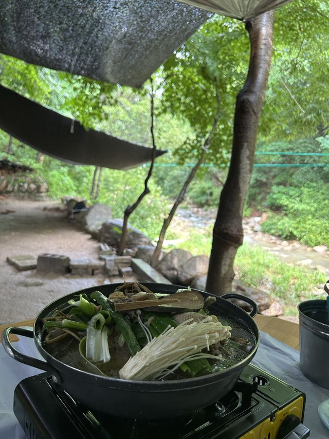 계곡에서 백숙 먹을 수 있는 삼천리골 돼지집
