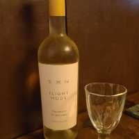 🍷음악과 책이 있는 분위기 좋은 홍대 와인바 “한공간”