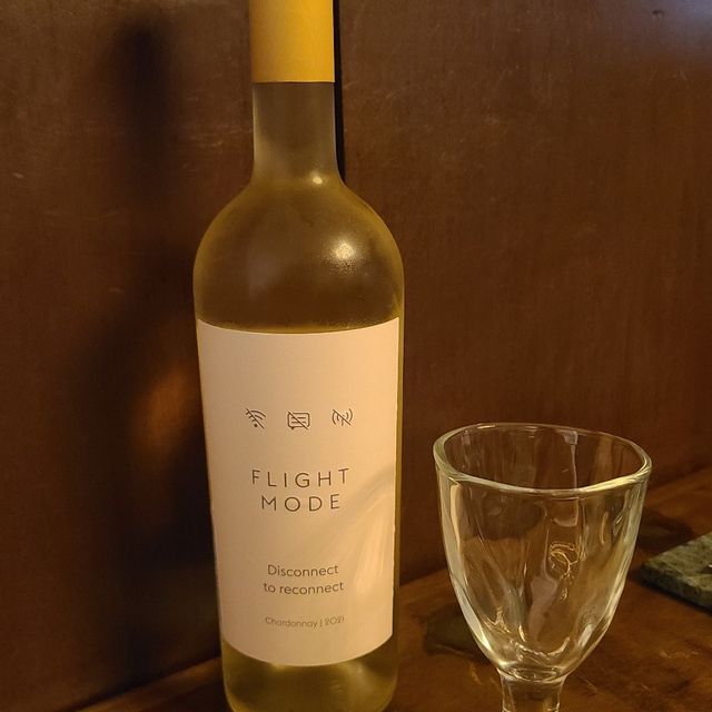🍷음악과 책이 있는 분위기 좋은 홍대 와인바 “한공간”