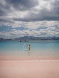 Labuan Bajo | the dreamy pink beach is real😍