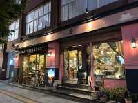 北海道・札幌。『スウィート・レディー・ジェーン(SWEET LADY JANE)』でテイクアウトソフトクリーム。 
