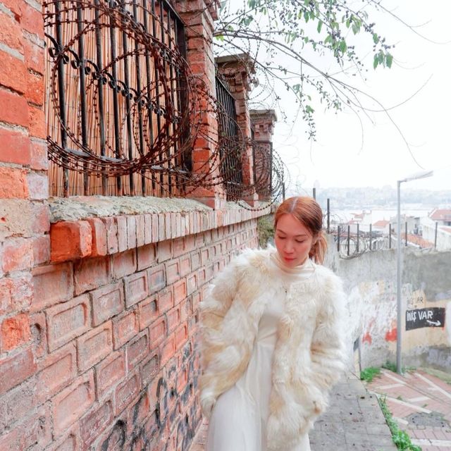 𝑩𝒂𝒍𝒂𝒕 :: ย่านชุมชนหลากสีสันใจกลางอิสตันบูล