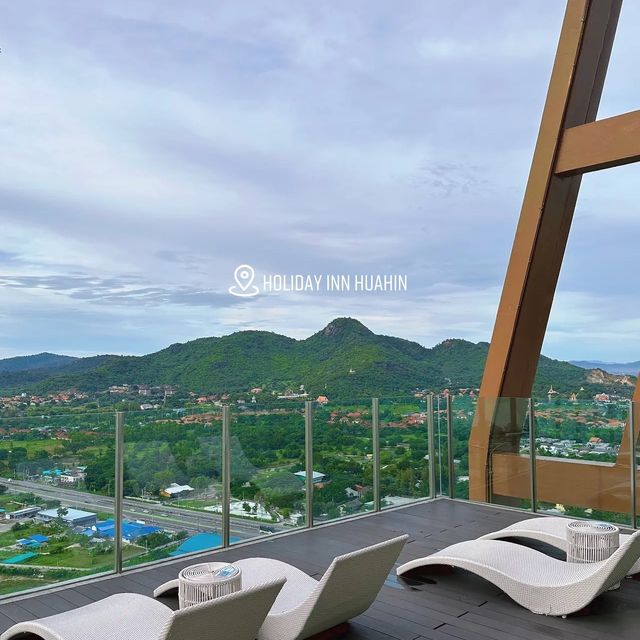 โรงแรมหัวหิน วิวหรู เข้าสวนน้ำฟรี Holiday Inn vana