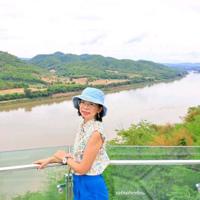 สกายวอร์คเชียงคาน จุดชมวิวแม่น้ำสองสี