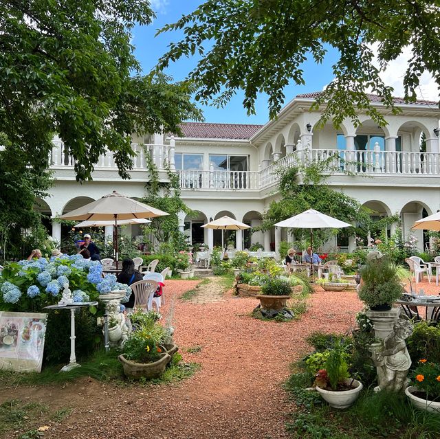 河口湖!! お花に囲まれたCafe☕️