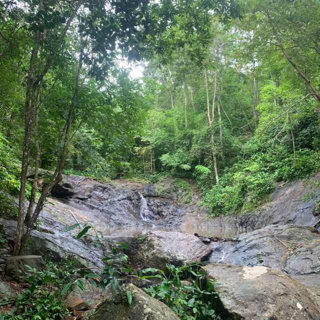 น้ำตกอ่างผักหนาม💧💦