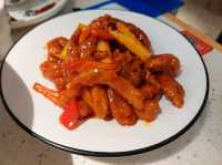 江魚兒酸菜魚專門店：讓味蕾徜徉於美味酸魚湯汁中