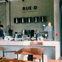 RUE\D specialty coffee × kanom Thai 