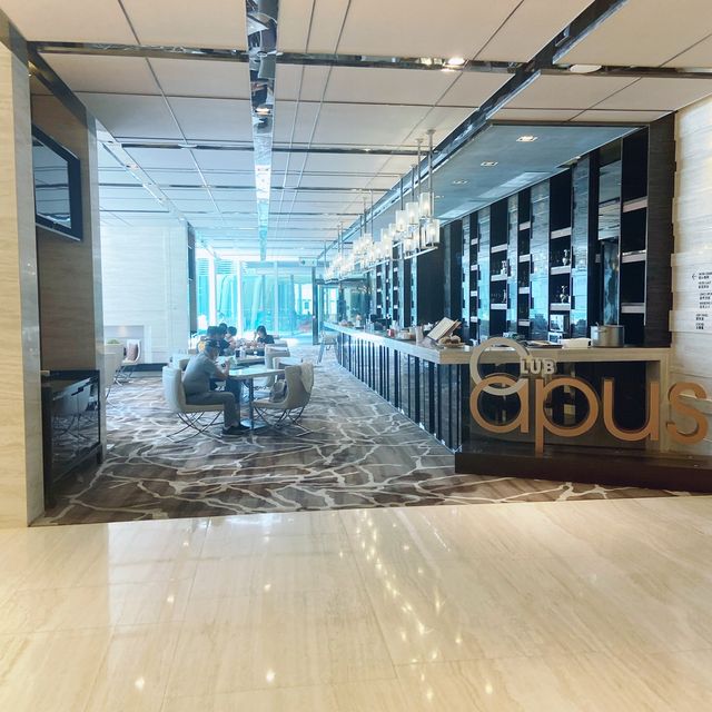 佔地兩萬平方呎的 CLUB APUS ! 下午簡餐 ！ 真嘆 !