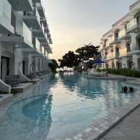 Kram Pattaya โรงแรมติดทะเล สระว่ายน้ำสวย