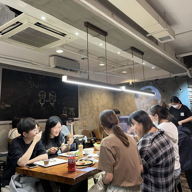 📍香港觀塘｜Bubble Tree · 觀塘工廈超人氣Cafe👍🏻 自家設計餐單心思誠意100分💯