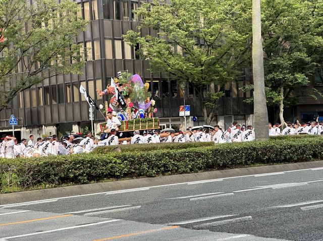 福岡・博多。2023年大博通りにて『博多祇園山笠』『追山ならし』に遭遇。